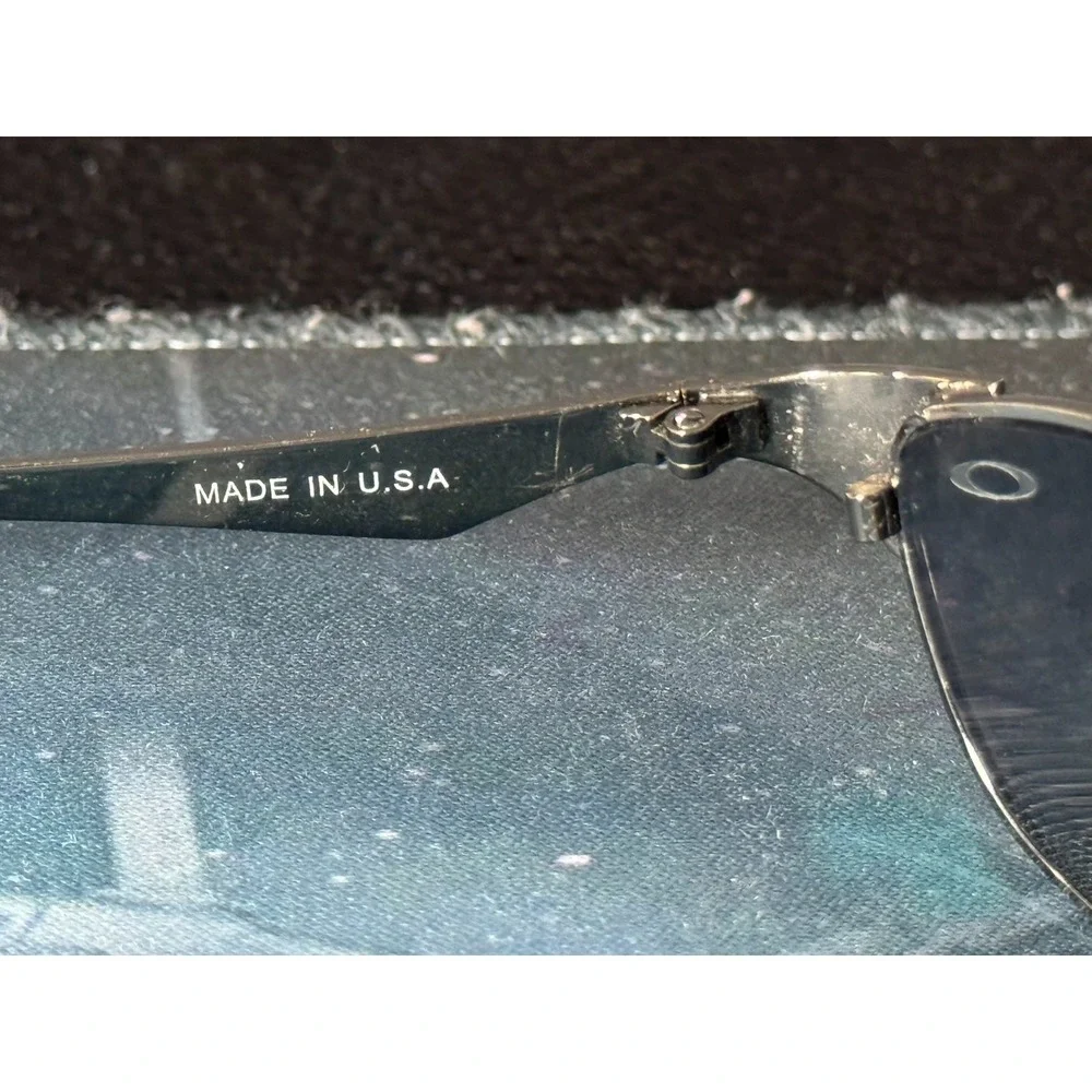 Vintage Oakley Wiretap 1.0 Men's Dark Blue Oval Lenses Sunglasses Frame Only